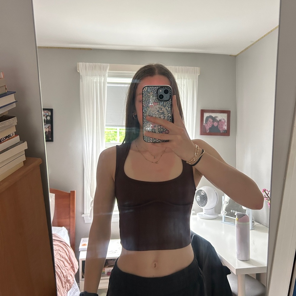 brown ribbed women’s shein cropped tank top🤎